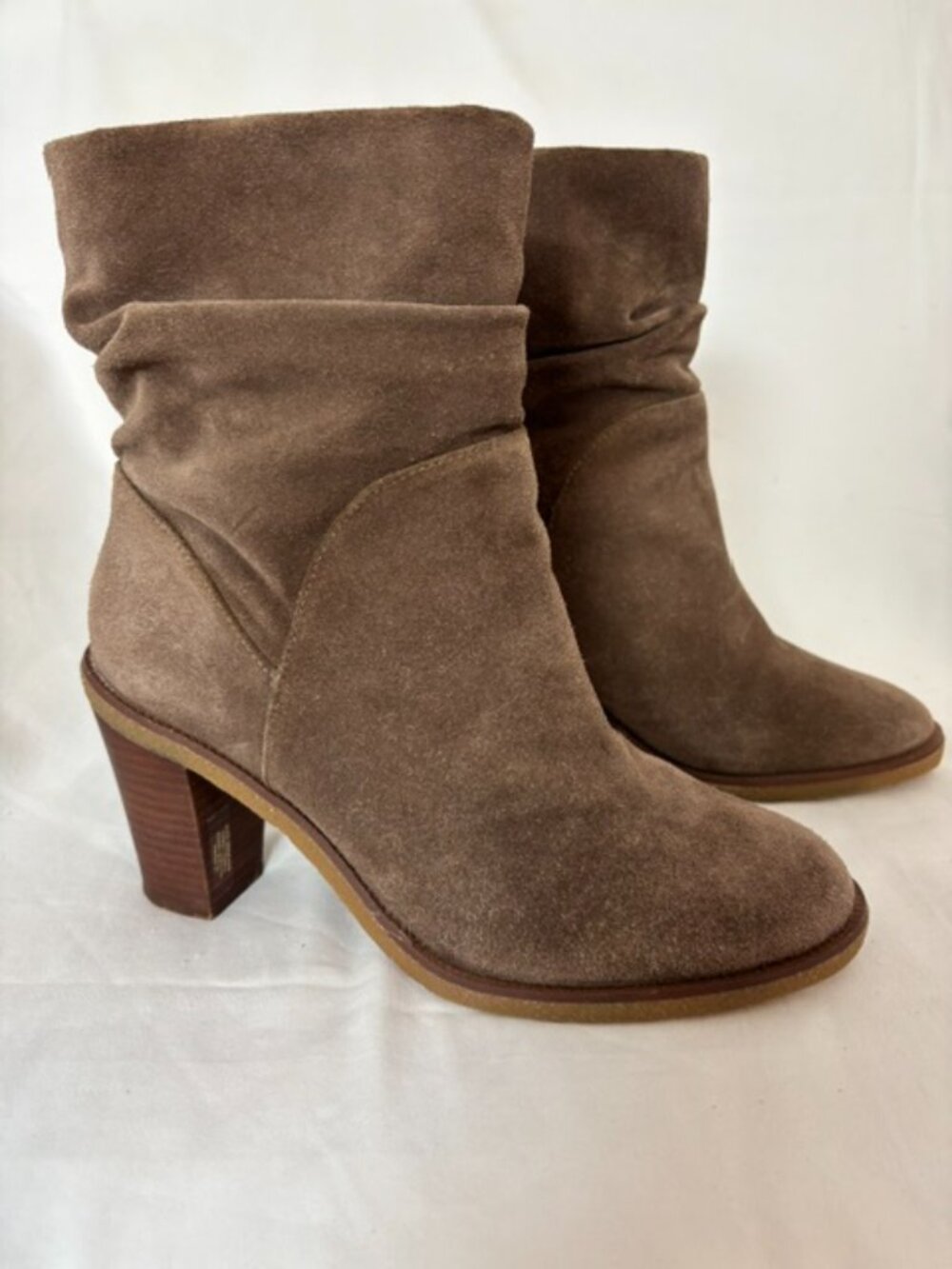 Vince Camuto Parka Suede Slouch Block Heel Bootie in Midnight Taupe Size 8.5